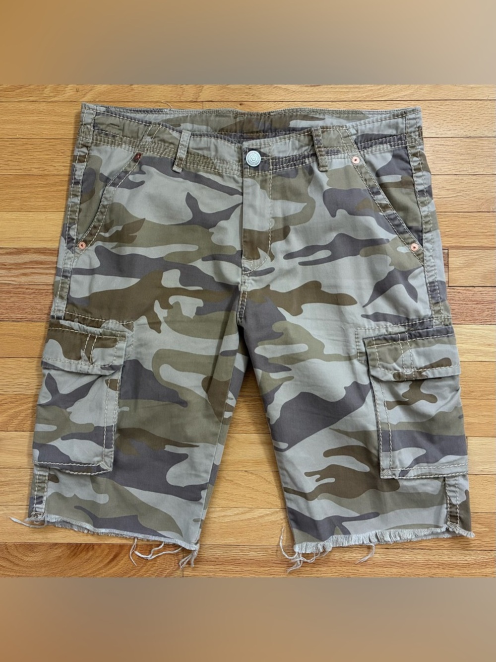 True Religion Camo Cargo Shorts Camouflage Men’s Size 38